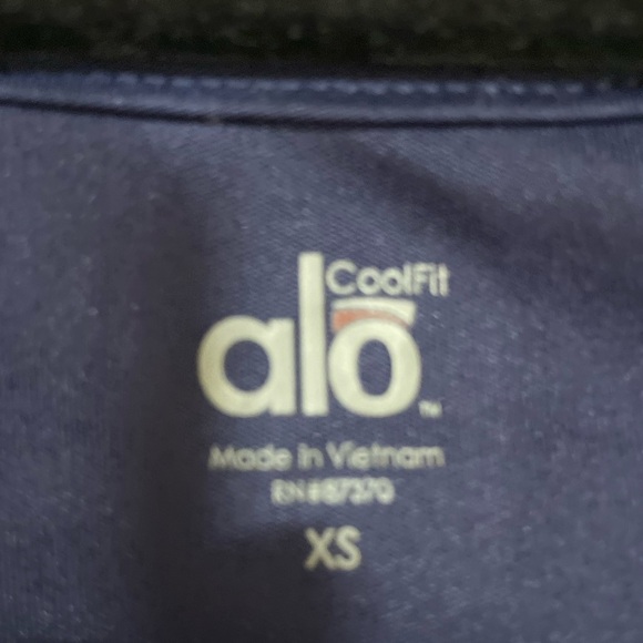 #76-ALO- cool fit short sleeve , navy in xs - Picture 3 of 4